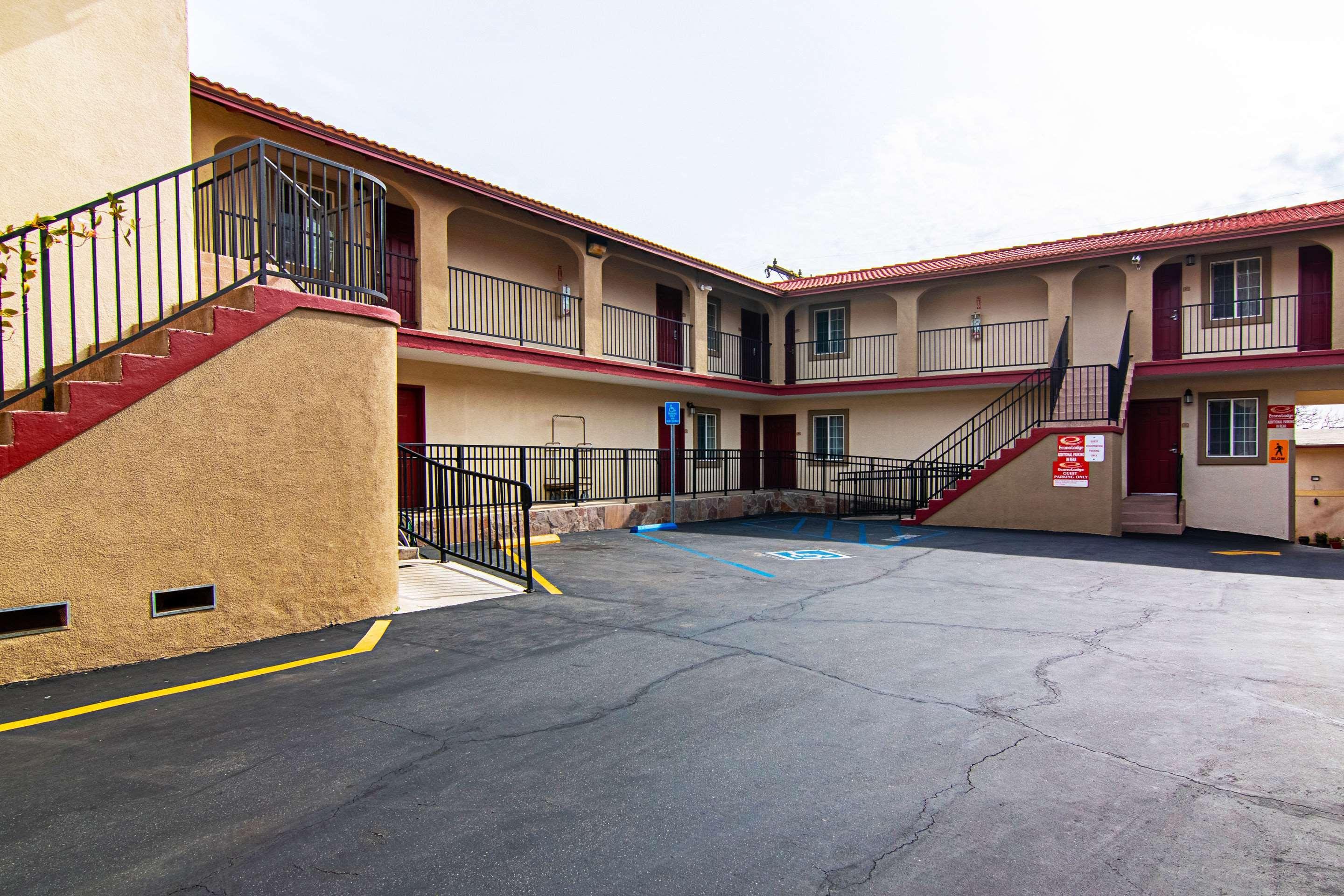 Econo Lodge Long Beach I-405 Exterior photo